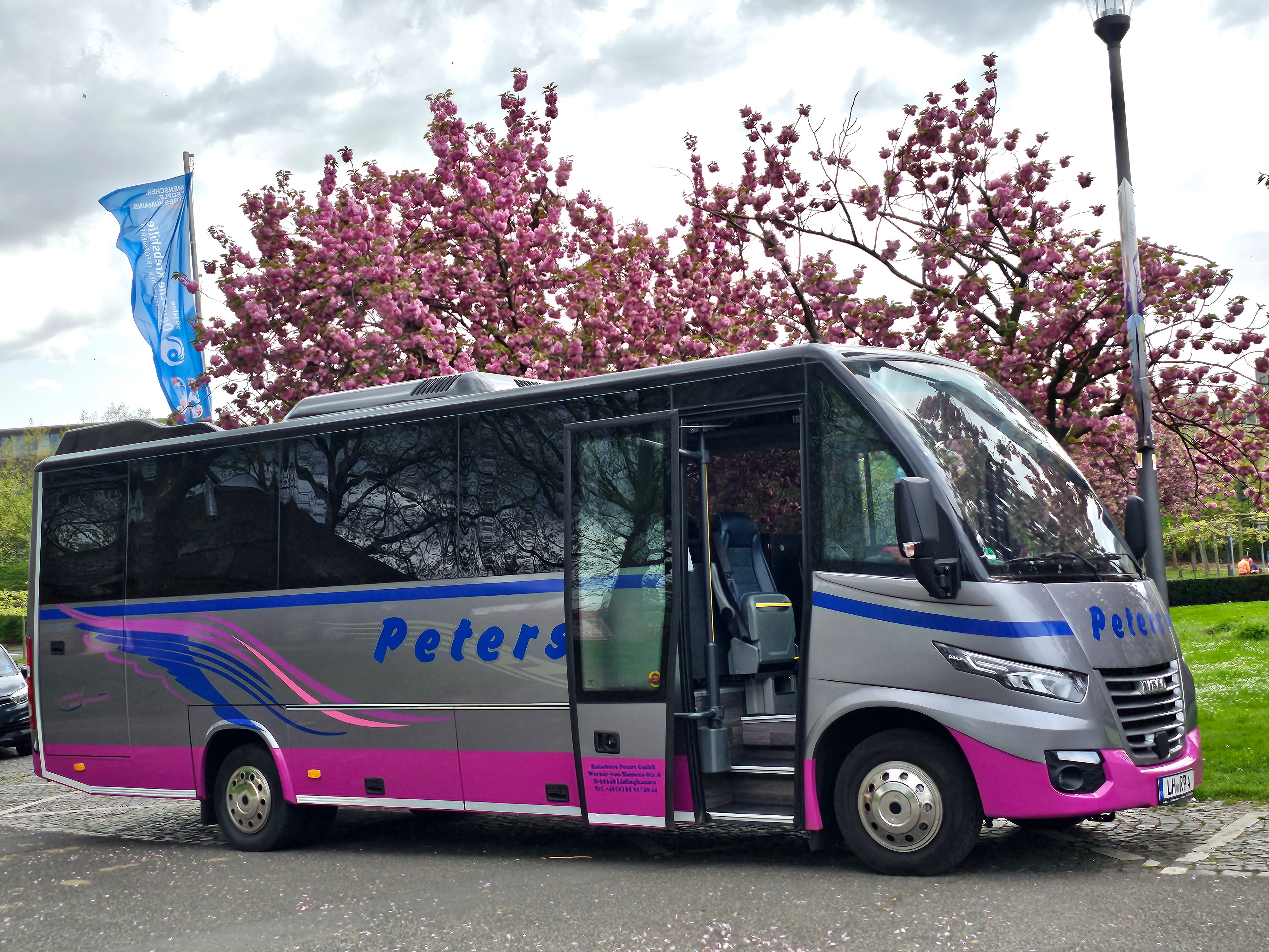 Busreisen mit der Reisebüro Peters GmbH Über Uns